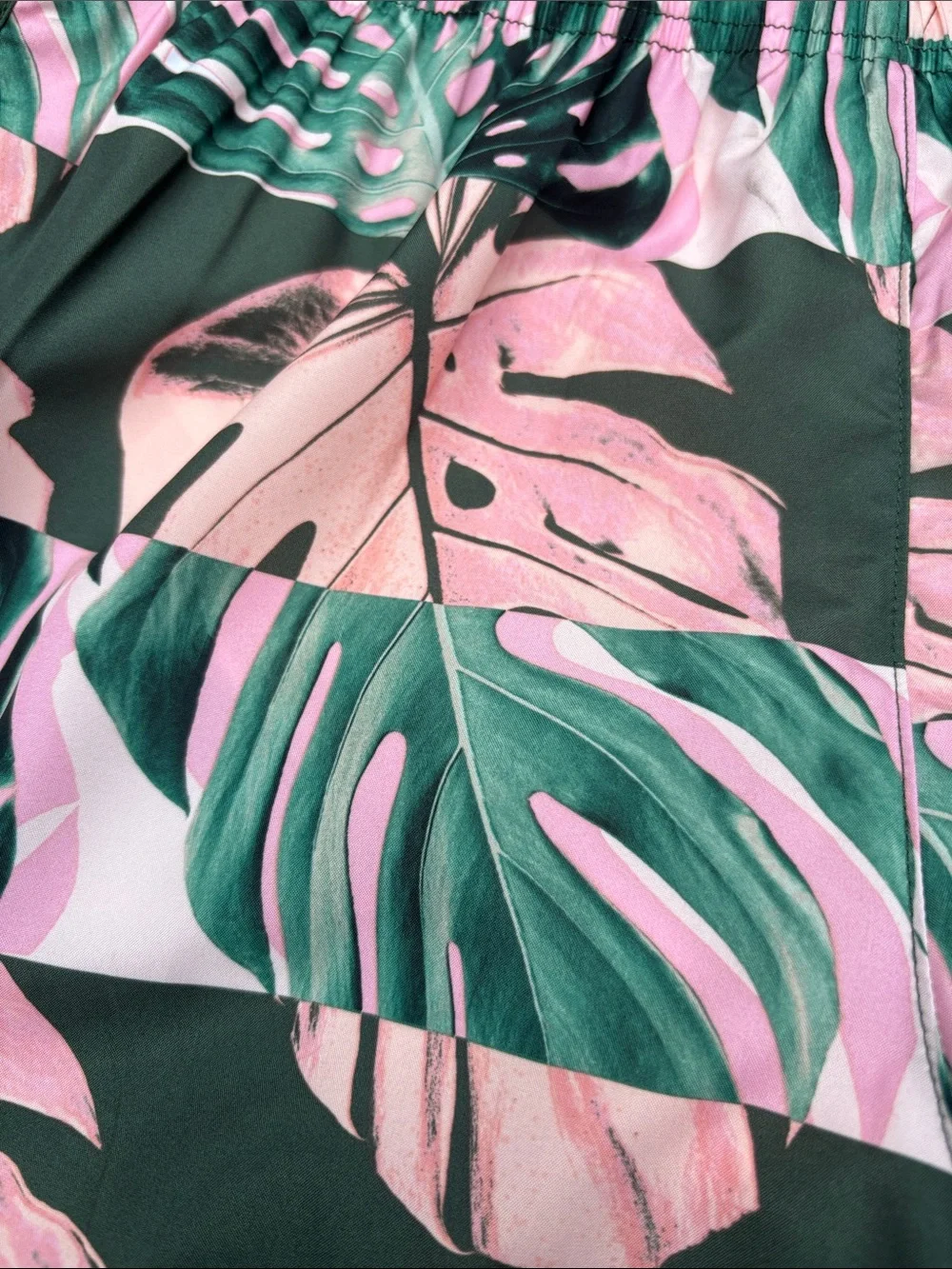 NIKE | Tropical Floral Pink Green Dri-FIT Tempo Running Track Shorts | Size M